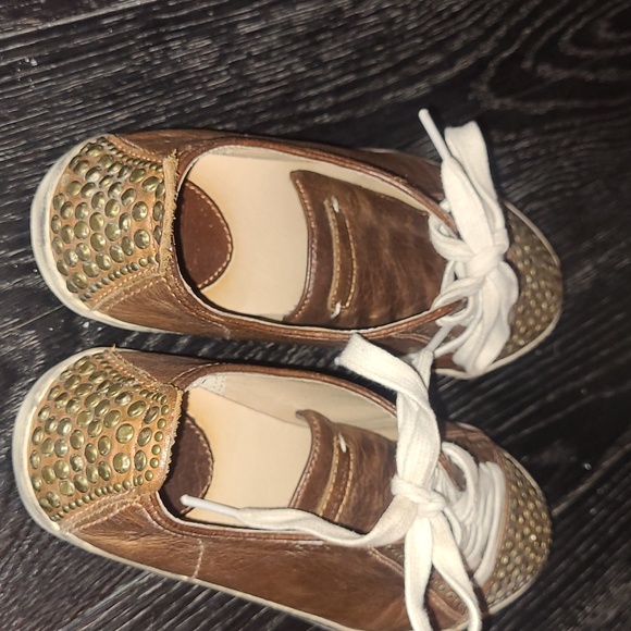 FRYE (Size 8) Leather w Brass Studs Sneakers - Picture 7 of 10